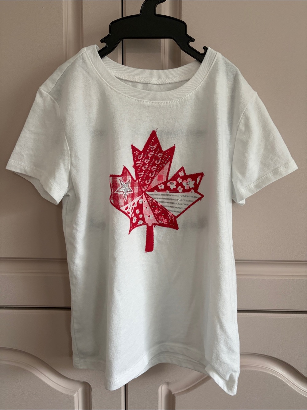 NWOT Children's Place White Graphic T-Shirt with Canada Maple Leaf S